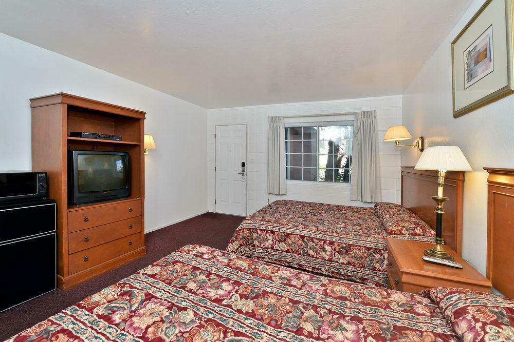 מרסד Rodeway Inn Near University-Gateway To Yosemite מראה חיצוני תמונה